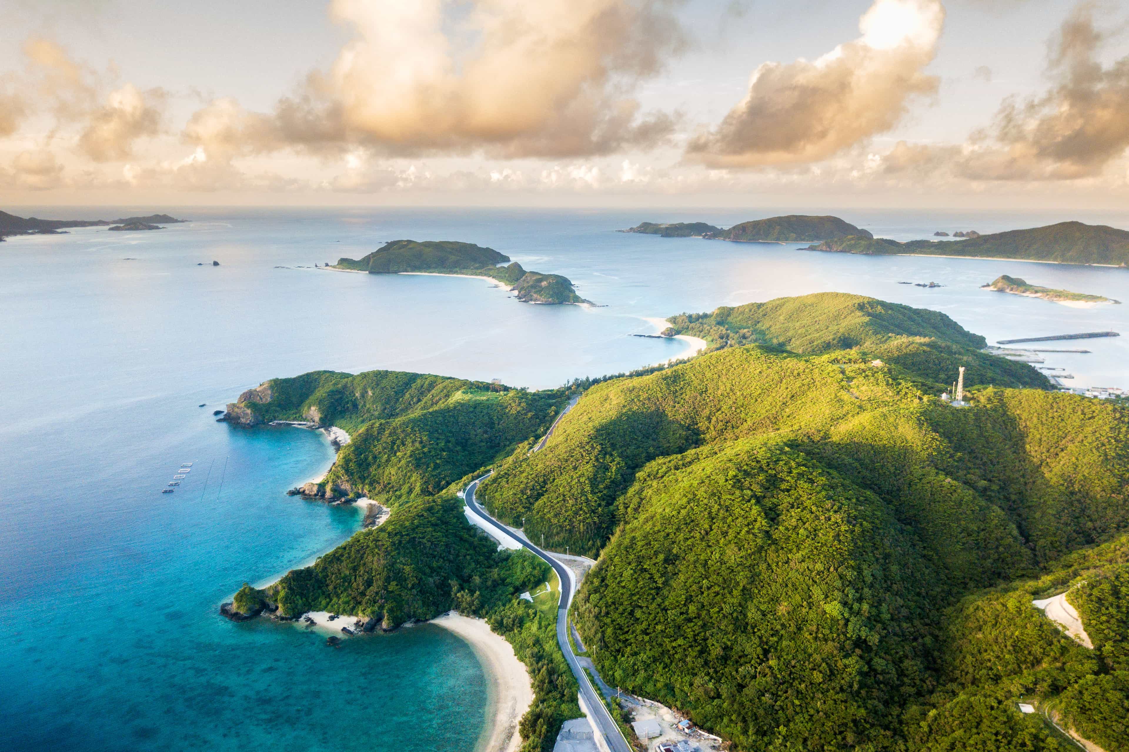 The Okinawan Slow Life: A Subtropical Journey to the "Hawaii of Japan"