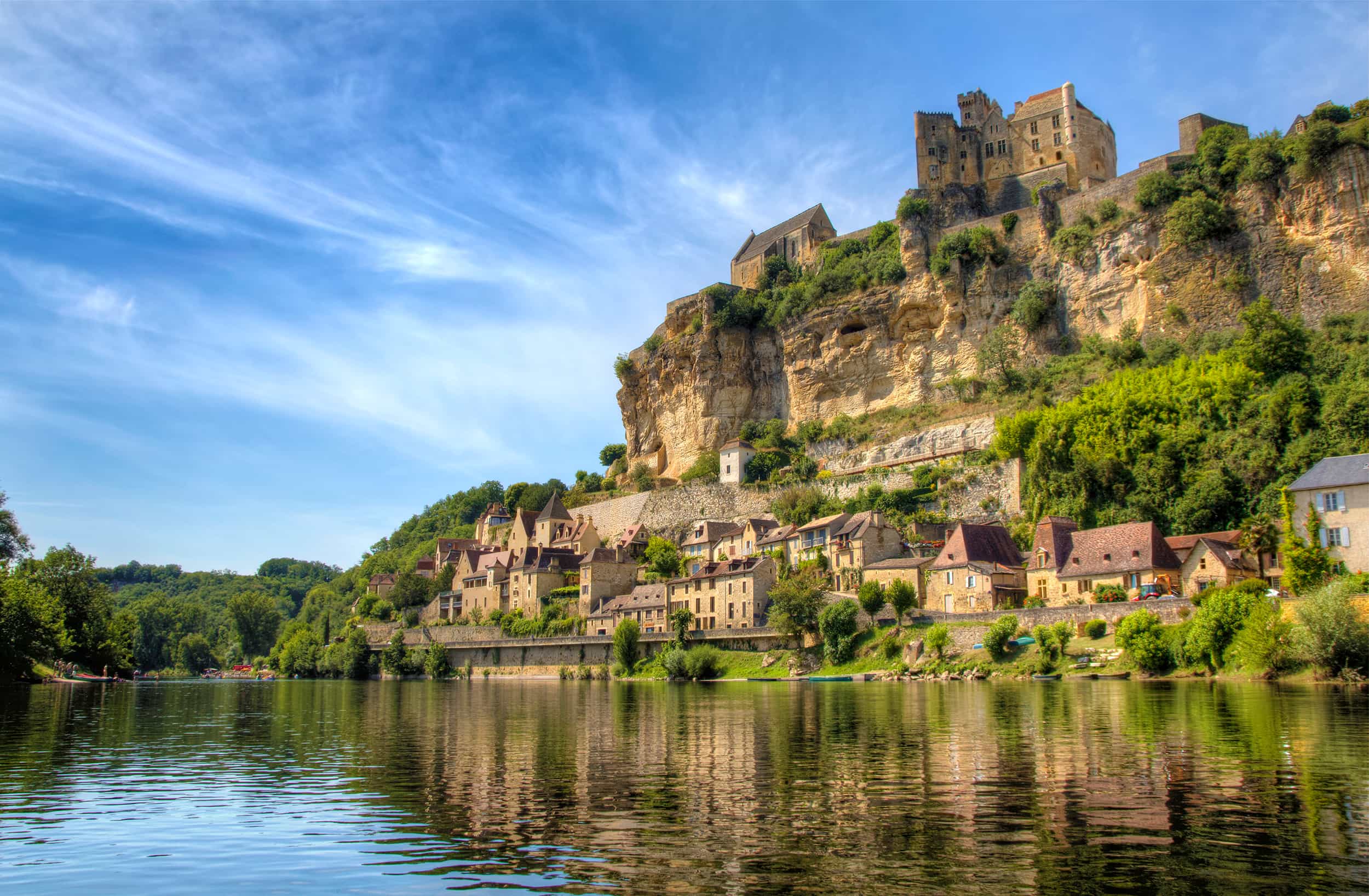 The Land Of 1,001 Castles: The Dordogne's Most Gorgeous Chateaux You Can Sleep In