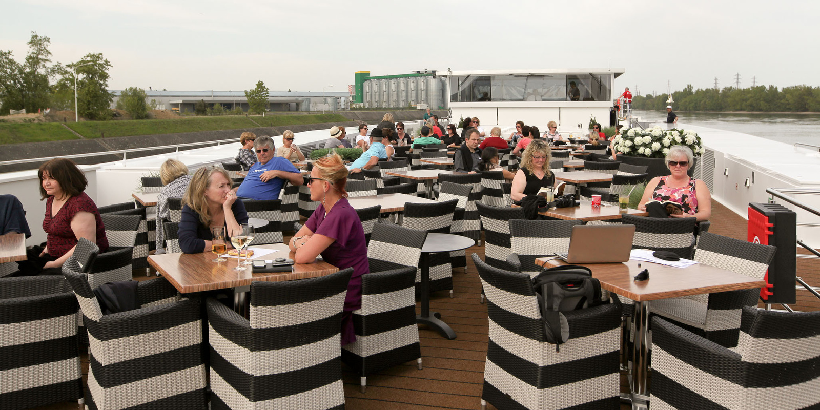 Rear sundeck