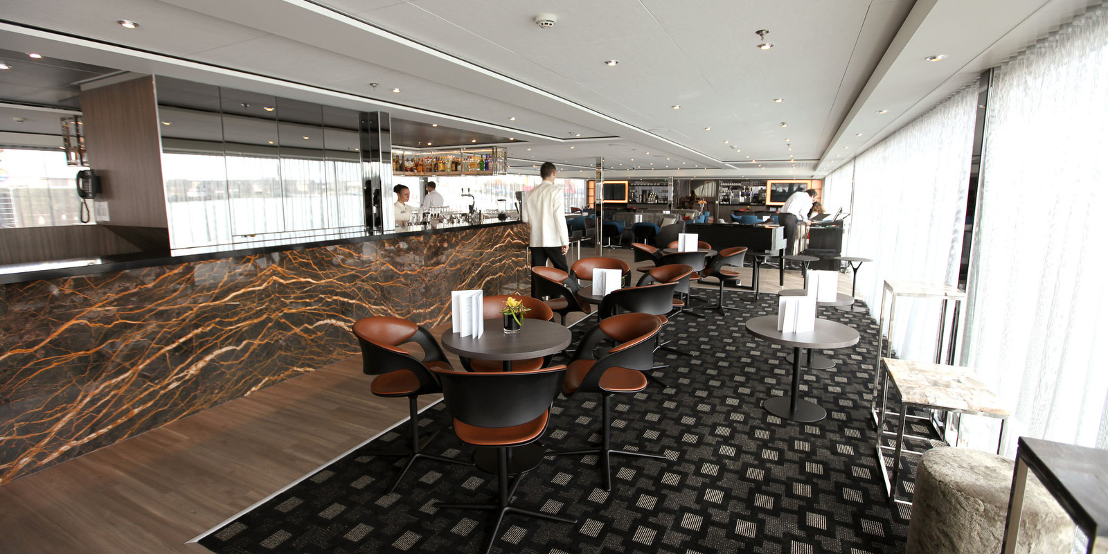 Bar and lounge
