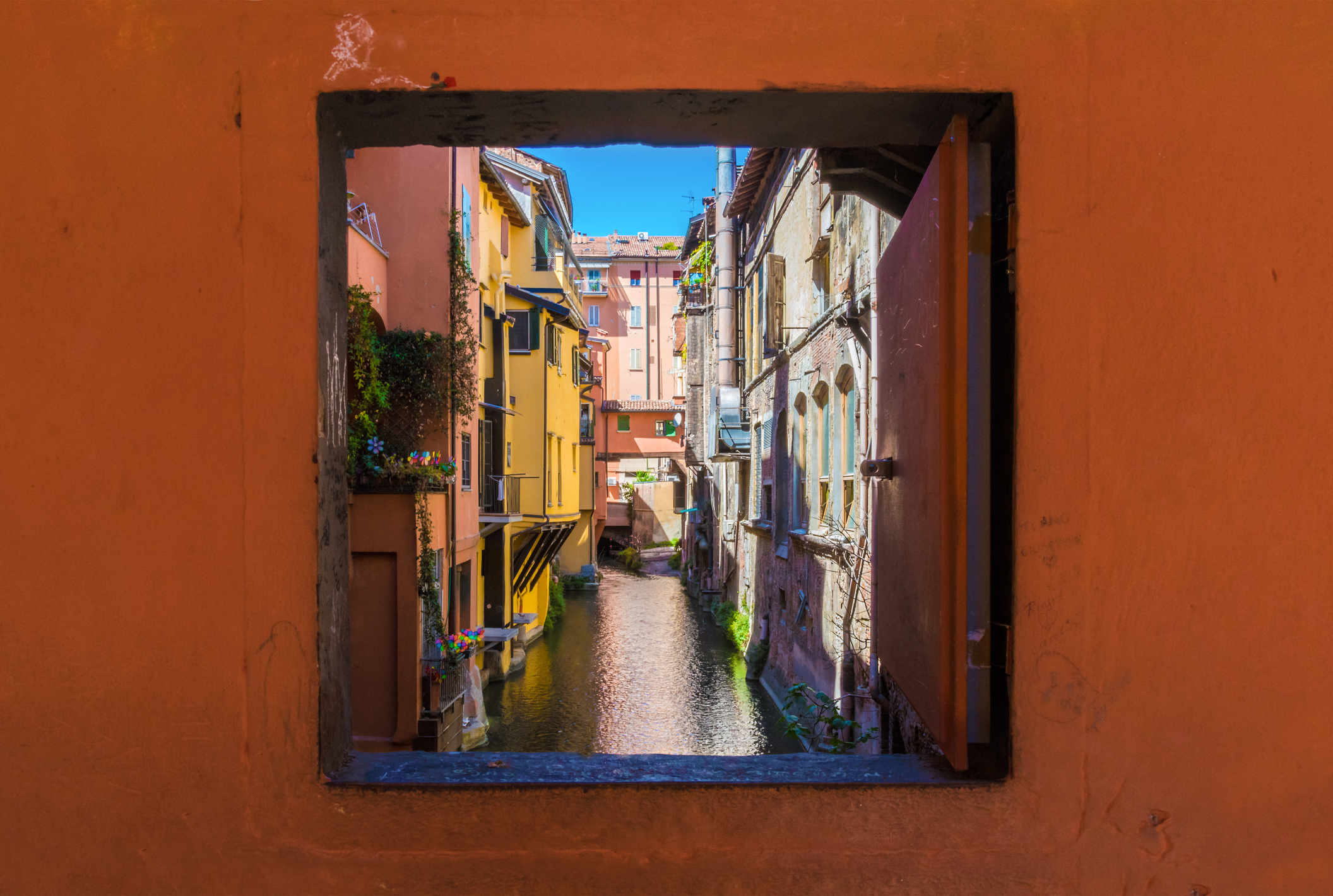 For Incredible Food and Culture Without the Crowds, Visit the Beautiful Italian City of Bologna